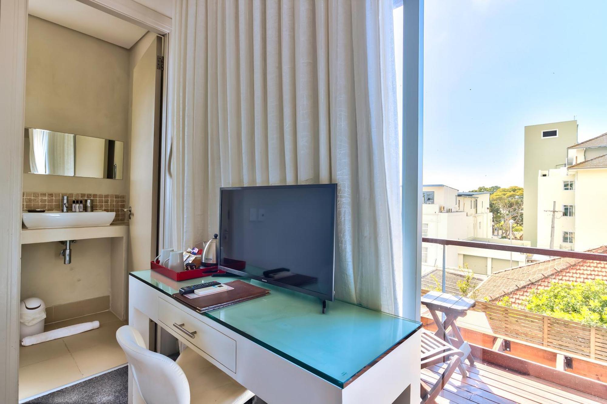 Hotel The One 8 In Point - Solar Power Cape Town