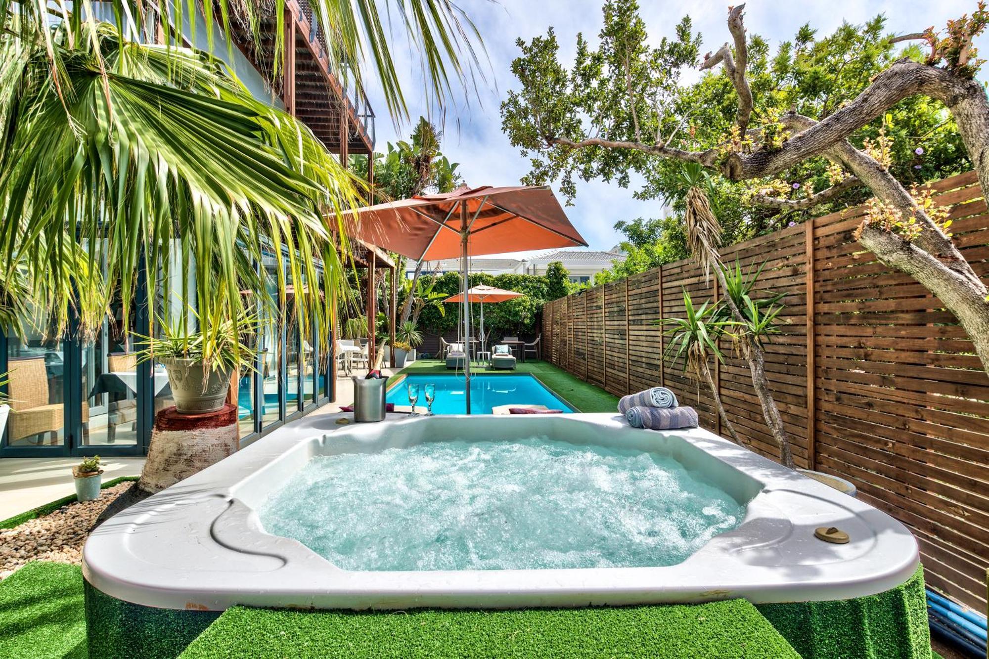 The One 8 In Point - Solar Power Hotel Cape Town