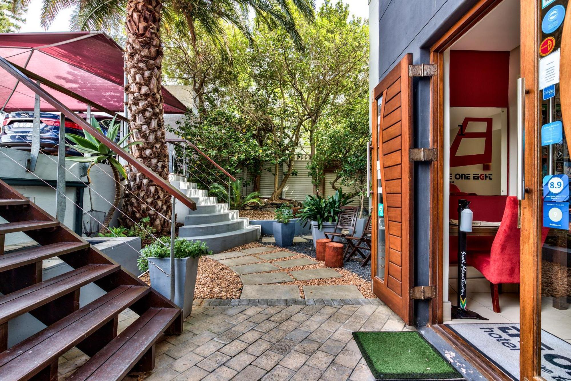 The One 8 In Point - Solar Power 4* Cape Town